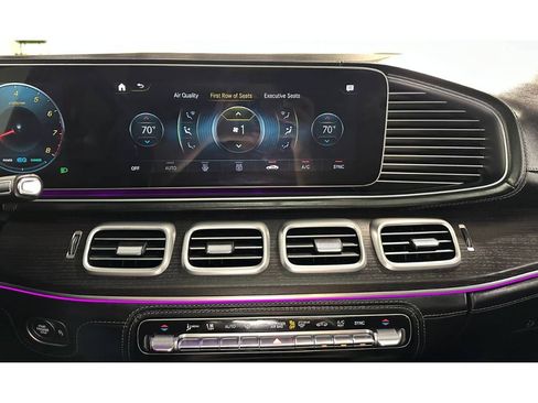 Used 2023 Mercedes-Benz Maybach GLS 600 4MATIC image 32