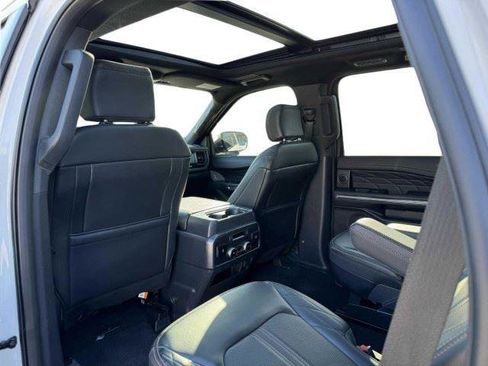 Used 2024 Ford Expedition Platinum RWD image 41