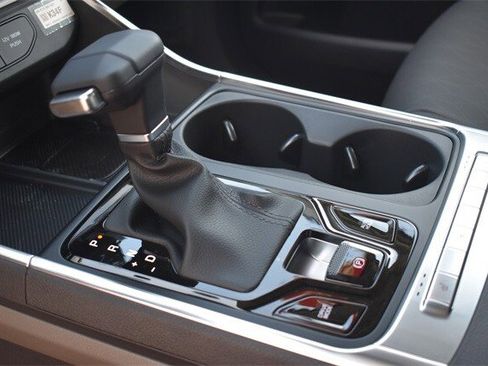 New 2026 Kia Carnival EX image 25