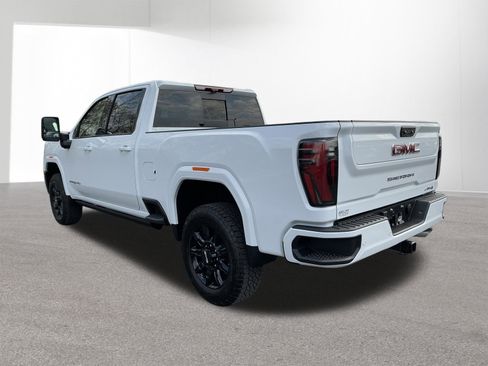 New 2026 GMC Sierra 2500 AT4 w/ AT4 Premium Plus Package AWD/4WD image 5