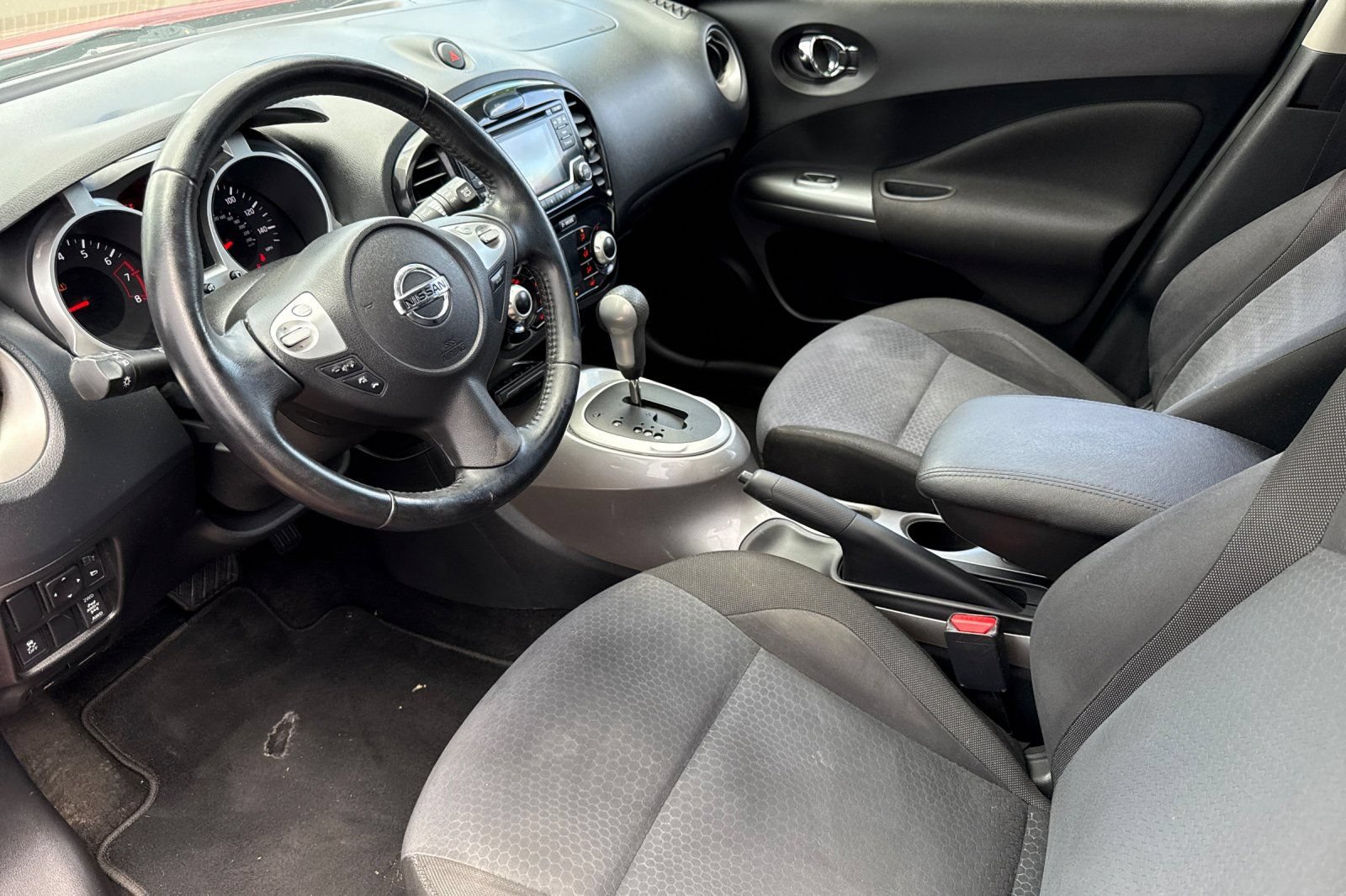 Used 2015 Nissan Juke SV AWD/4WD image 10