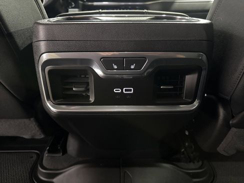 Used 2024 GMC Sierra 3500 SLT w/ SLT Convenience Package image 42