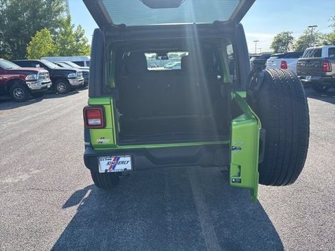 Used 2025 Jeep Wrangler Unlimited Sport AWD/4WD image 24