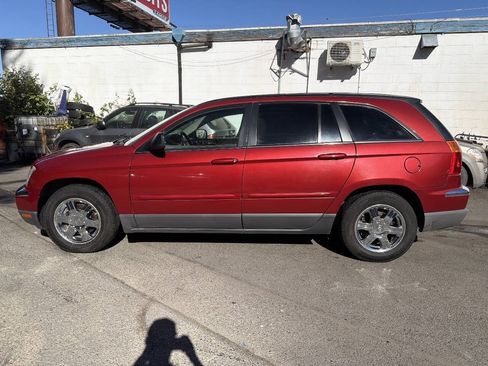 Used 2006 Chrysler Pacifica Touring FWD image 2