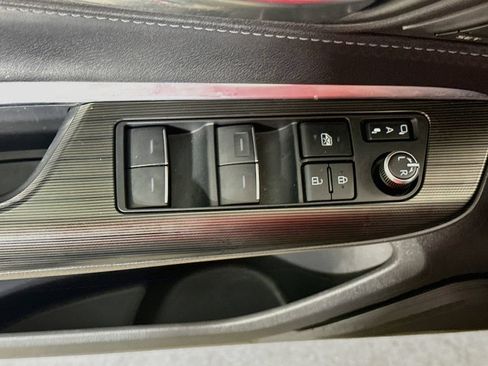 Certified 2024 Toyota Venza XLE AWD/4WD image 19