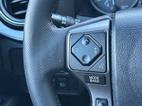 Used 2019 Toyota Tacoma TRD Off-Road w/ Technology Package image 25