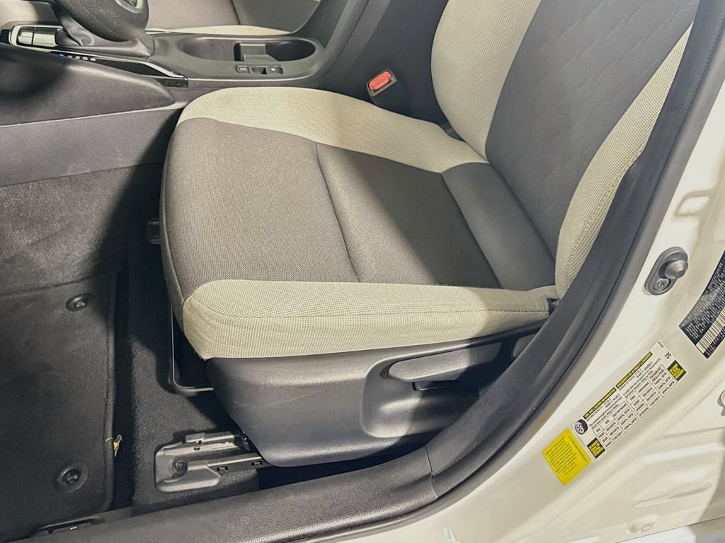 Used 2025 Toyota Corolla LE FWD image 19