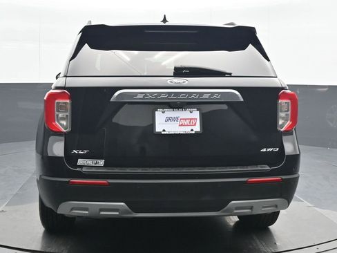 Used 2023 Ford Explorer XLT w/ Equipment Group 202A image 5