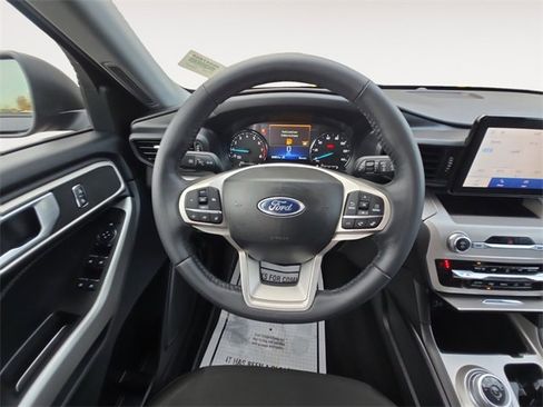 Certified 2023 Ford Explorer XLT image 12