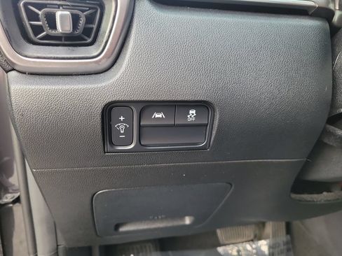 Used 2022 Kia Sorento S FWD image 24