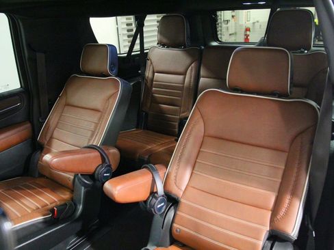Used 2023 GMC Yukon XL Denali Ultimate AWD/4WD image 28