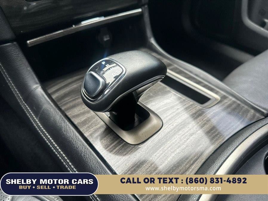 Used 2014 Chrysler 300 C AWD/4WD image 12