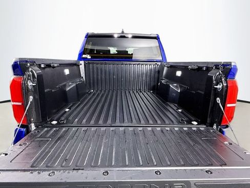 Used 2025 Toyota Tacoma SR5 AWD/4WD image 24