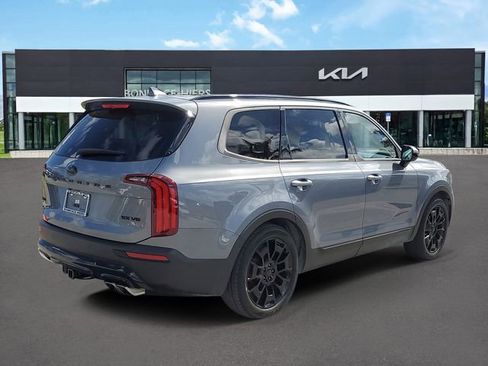 Used 2021 Kia Telluride SX w/ SX Prestige Package image 4