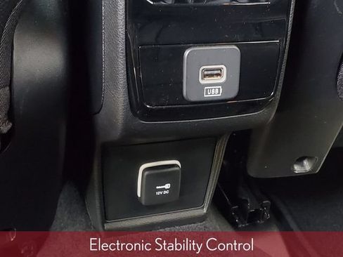 Used 2024 Jeep Compass Latitude AWD/4WD image 33