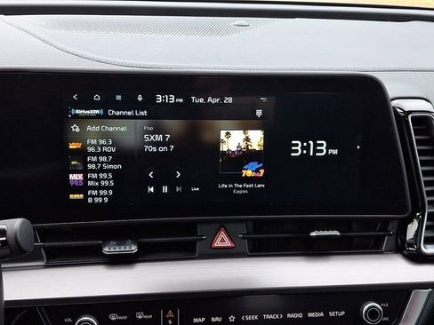 Used 2025 Kia Sportage EX w/ Premium Package FWD image 18