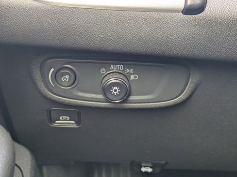 Used 2023 GMC Terrain SLE w/ Driver Convenience Package image 26