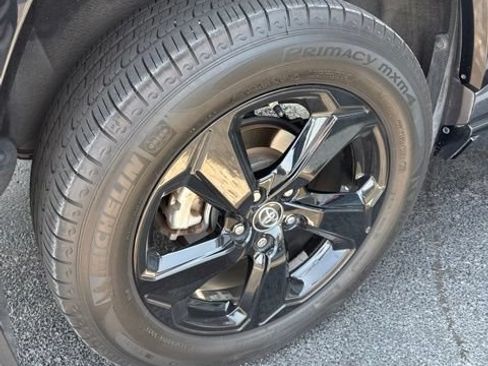 Used 2019 Toyota RAV4 XSE AWD/4WD image 5