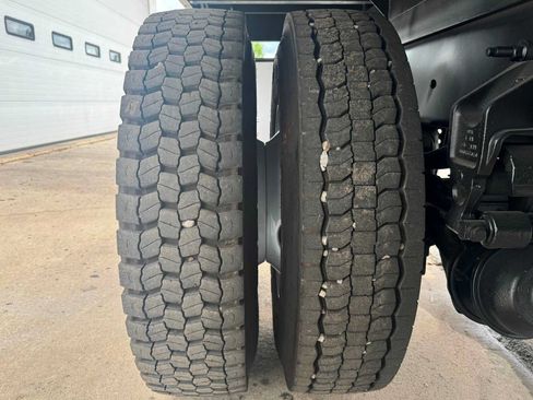 Used 2016 Ford F750 2WD Regular Cab Super Duty image 14