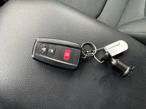 Used 2024 Toyota RAV4 XLE image 9