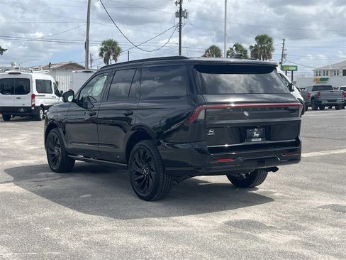 New 2025 Lincoln Navigator Reserve w/ Jet Appearance Package image 3