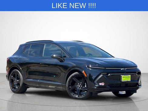 Used 2024 Chevrolet Equinox EV RS FWD image 2
