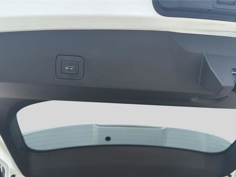 Used 2025 Buick Encore GX Preferred FWD image 18