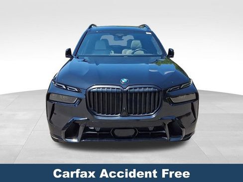Used 2024 BMW X7 xDrive40i w/ M Sport Package AWD/4WD image 3