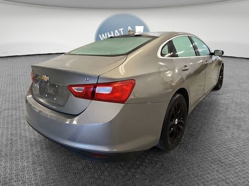 Certified 2017 Chevrolet Malibu LT FWD image 4