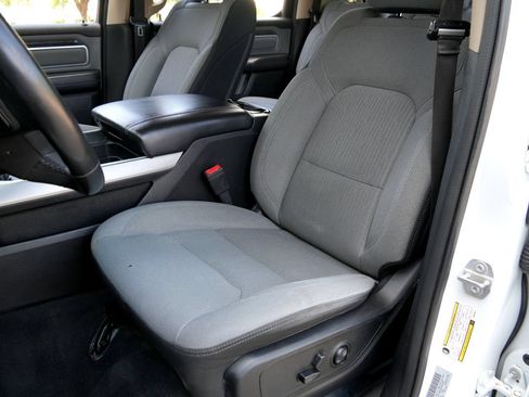 Used 2019 RAM 1500 Big Horn RWD image 6