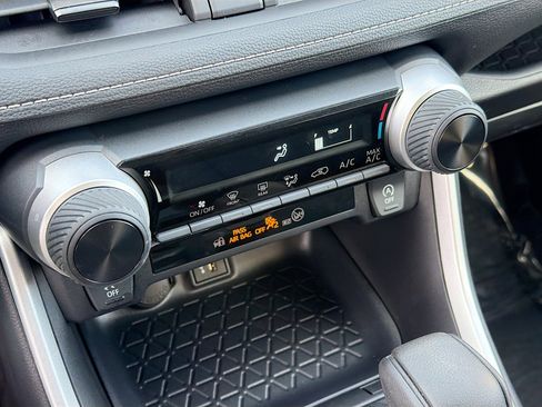 Used 2024 Toyota RAV4 LE image 32