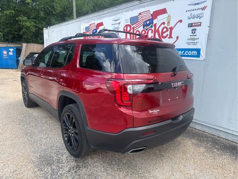 Used 2023 GMC Acadia SLE w/ Driver Convenience Package FWD image 8