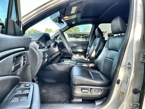 Used 2023 Honda Passport EX-L image 2