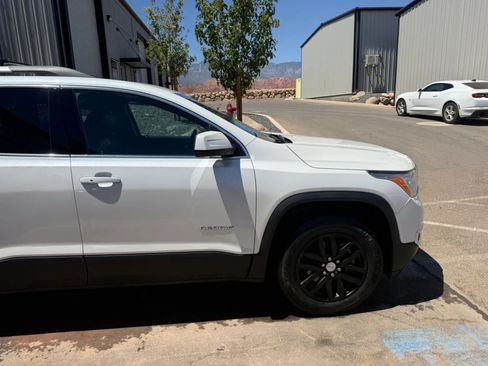 Used 2018 GMC Acadia SLT AWD/4WD image 11