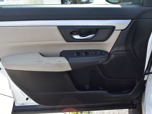 Used 2017 Honda CR-V LX image 17