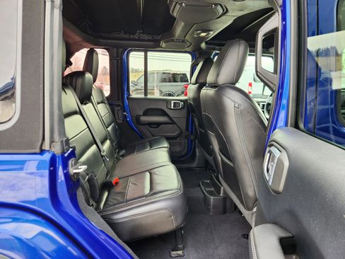Used 2018 Jeep Wrangler Unlimited Sahara w/ Dual Top Group image 47