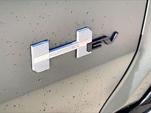 Used 2024 GMC Hummer EV 3X image 9