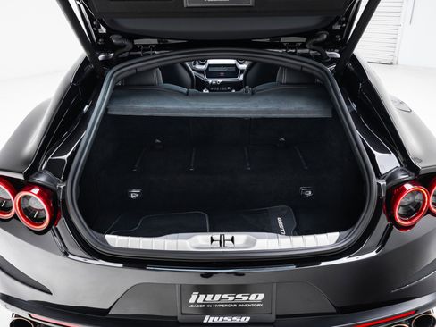 Used 2018 Ferrari GTC4Lusso image 42