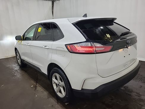 Used 2021 Ford Edge SE image 2