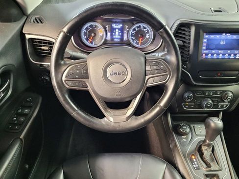 Used 2019 Jeep Cherokee Latitude Plus AWD/4WD image 22