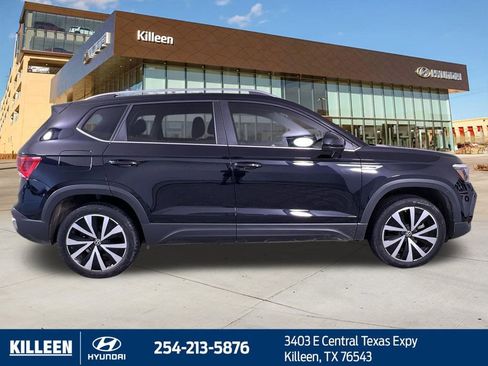 Used 2023 Volkswagen Taos SE image 8