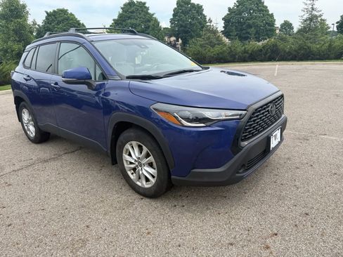 Used 2022 Toyota Corolla Cross LE AWD/4WD image 3