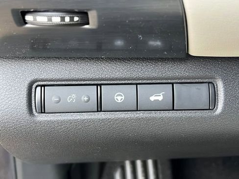 New 2026 Nissan Pathfinder SL image 17