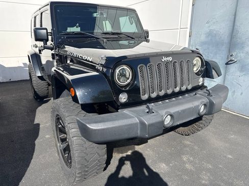 Used 2015 Jeep Wrangler Unlimited Rubicon w/ Connectivity Group AWD/4WD image 2