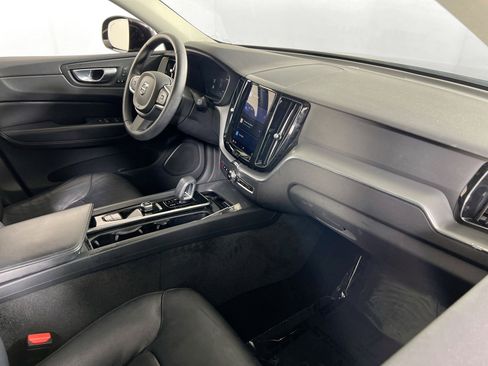 Used 2023 Volvo XC60 B5 Core w/ Protection Package Premier image 28