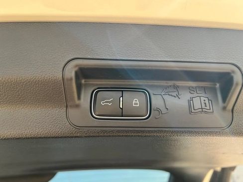 Used 2023 Ford Explorer XLT w/ Equipment Group 202A AWD/4WD image 17