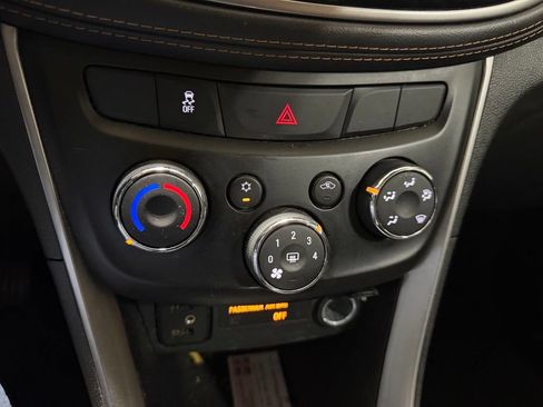 Used 2021 Chevrolet Trax LS w/ Tint and Cruise Package FWD image 4