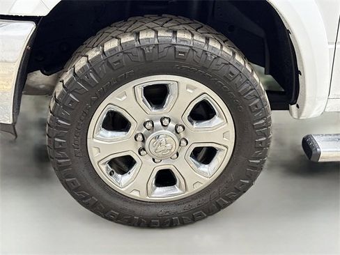 Used 2018 RAM 2500 Laramie image 32