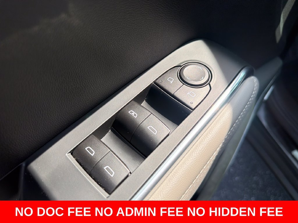 Used 2026 GMC Acadia Elevation w/ Elevation Premium Package FWD image 12