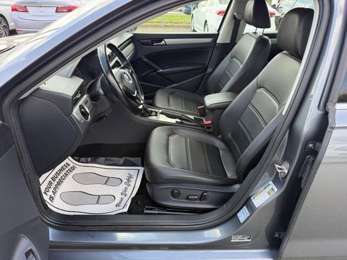 Used 2020 Volkswagen Passat 2.0T SE image 9